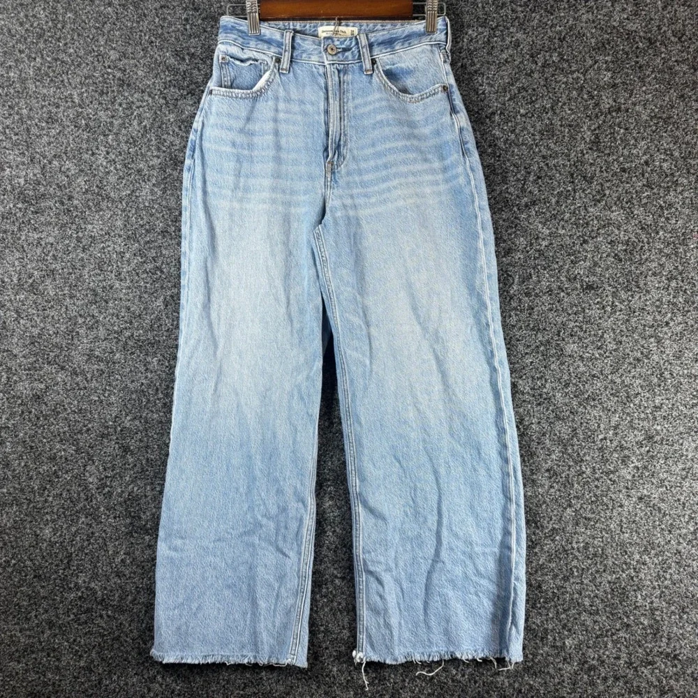 Abercrombie & Fitch Curve Love High Rise Crop Wide Leg Jeans Light Wash 24 00